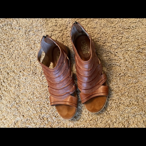 Diba size 8 slightly heeled sandals - Picture 3 of 6